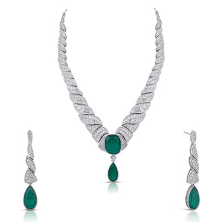 Naia Necklace Set