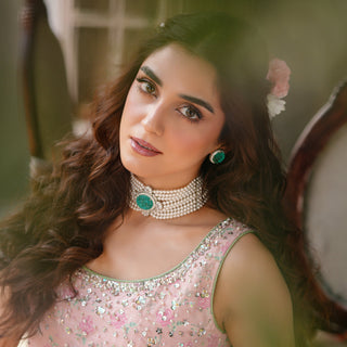 Angelica - Carved Doublet & Pearl Choker