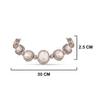 Singe Line Polki Choker with measurements in cm. 2.5cm by 30cm.