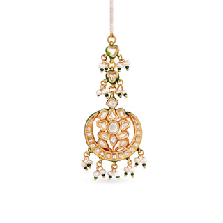 This gorgeous gold plated silver mix base maang tikka with flourite center stone and real pearls is pure elegance.